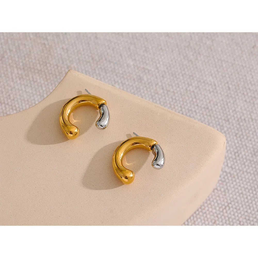 Chic Minimalist  Earrings Gold and Silver - Almkh