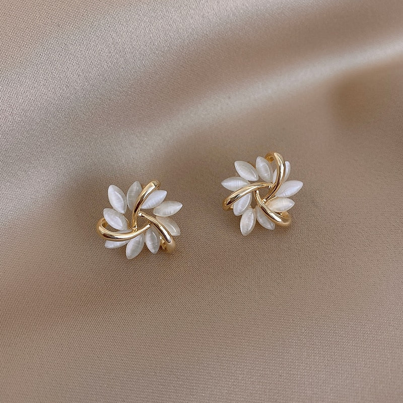 Petal  Earrings - Almkh