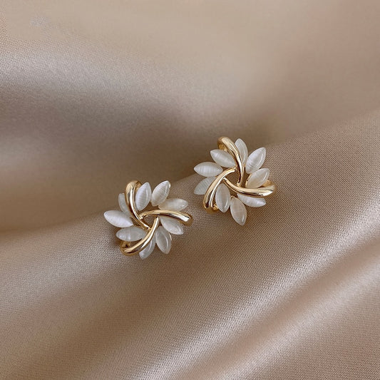 Petal  Earrings - Almkh